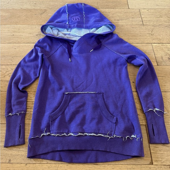Lululemon Purple Hooded Sweatshirt with Pocket Women’s Sz‎ 6 - Picture 1 of 8